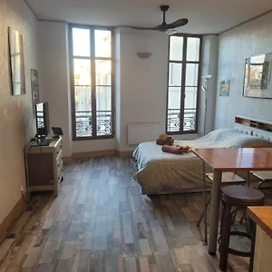 Agreable Au Coeur Du Quartier Historique Appartement Marseille